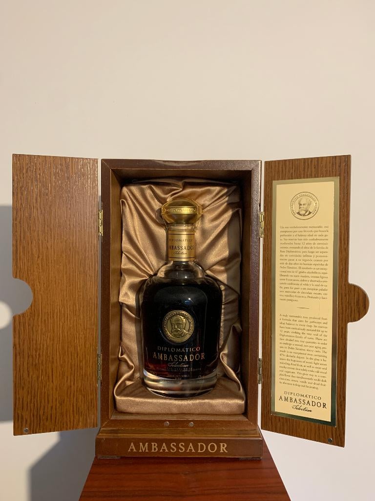Rhum Diplomatico Ambassador Coffret Bois first batch 2011, Ophalen of Verzenden, Nieuw, Overige typen, Vol