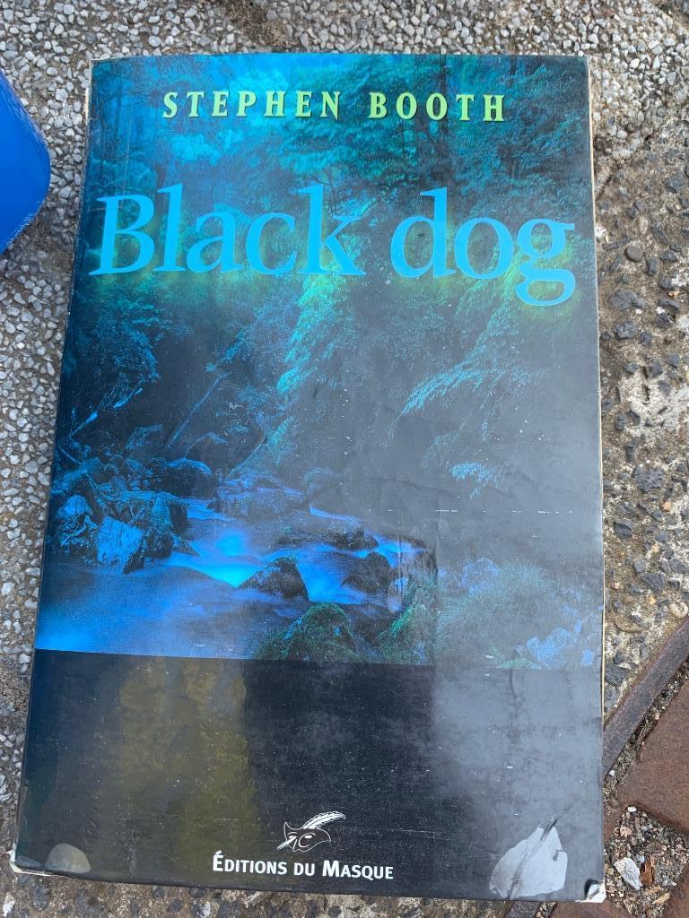 Thriller  Black Dog Stephen Booth, Ophalen of Verzenden