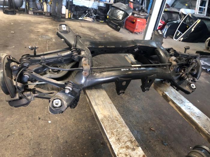 Achteras achterwielaandrijving van een BMW 1-Serie, Auto-onderdelen, Remmen en Aandrijving, BMW, Gebruikt, 3 maanden garantie