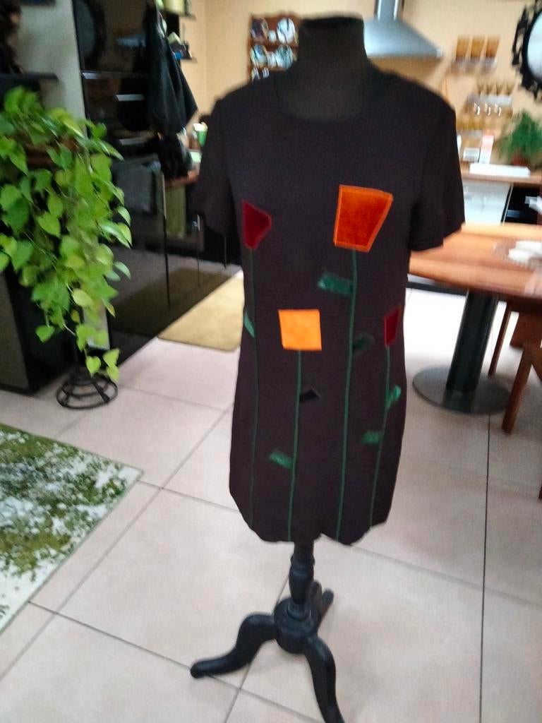 Jurkje kort Moschino Italiaanse 42.Vaste prijs., Kleding | Dames, Jurken, Ophalen of Verzenden, Zo goed als nieuw