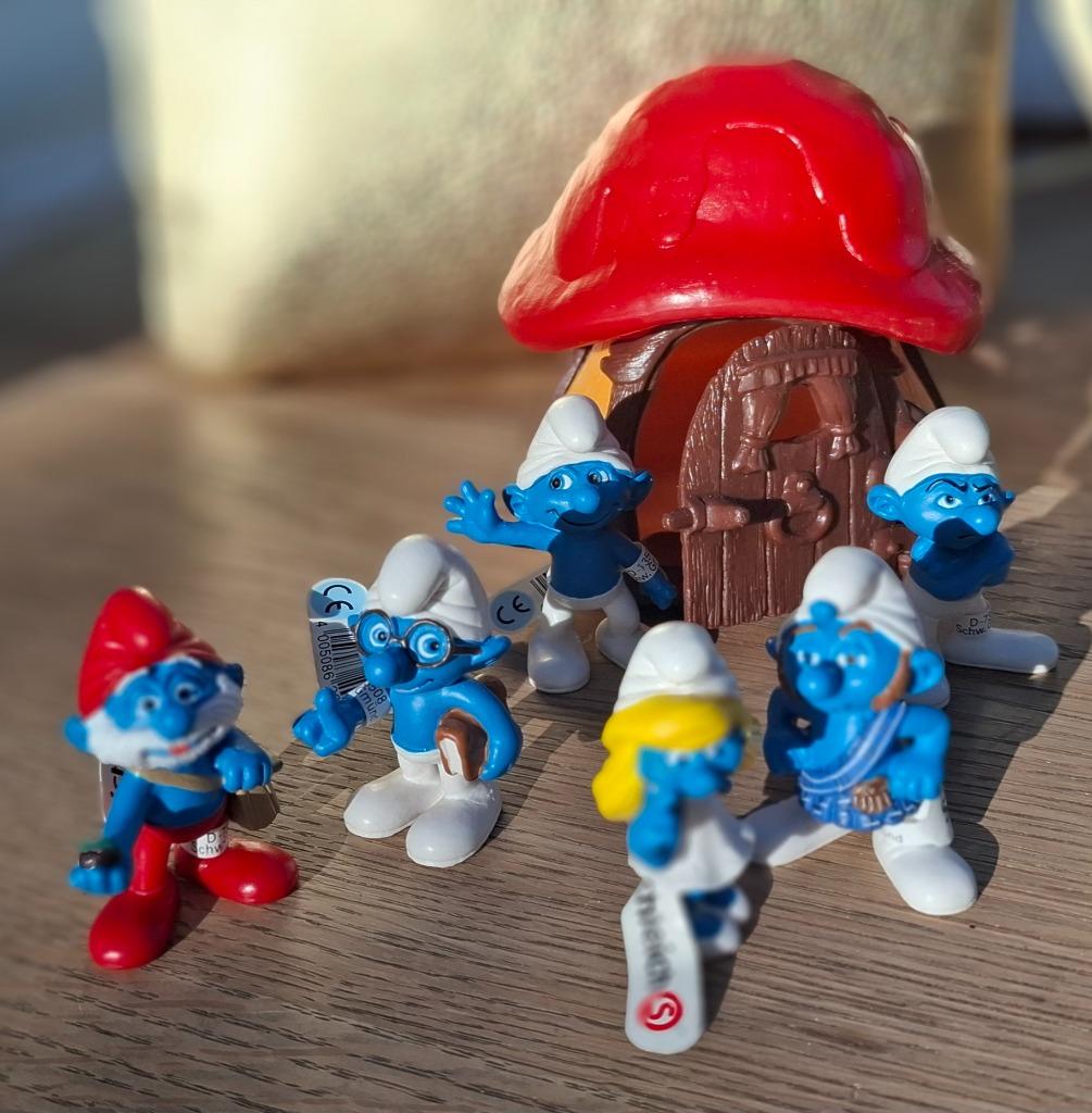 Smurfen met huisje smurfin, Verzamelen, Ophalen of Verzenden, Nieuw, Verschillende Smurfen, Poppetje, Figuurtje of Knuffel