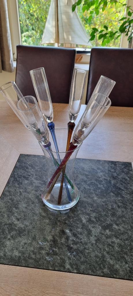 6 champagneglazen in prachtige glazen houder, Ophalen