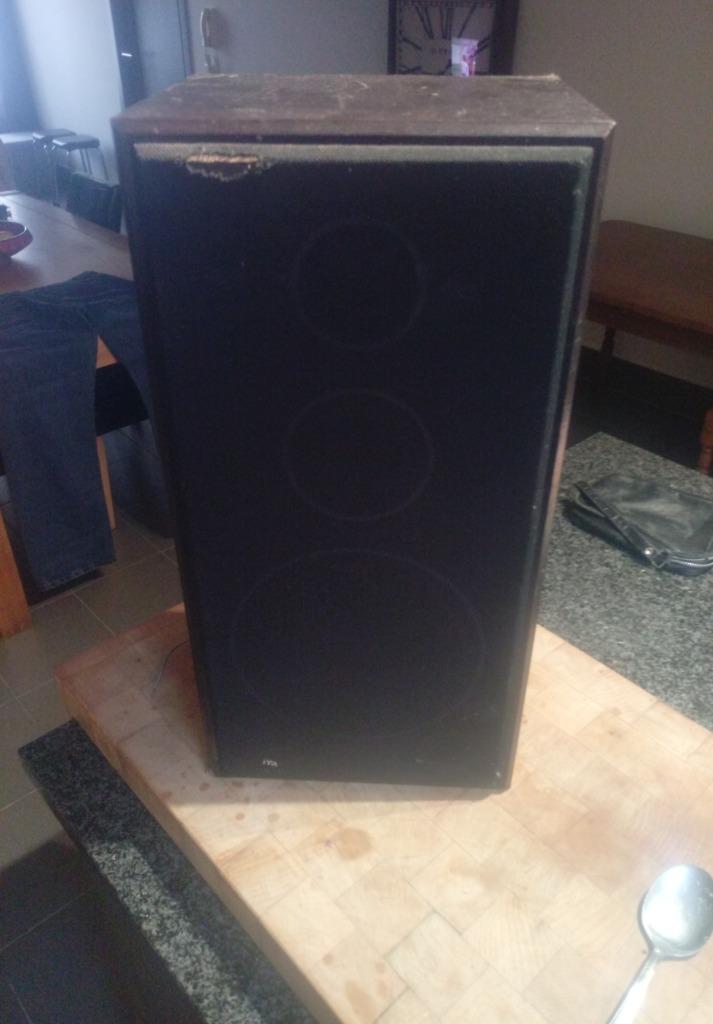Twee boxen Hitachi HS+E120 60 w Muziekbelastbaar 100 w8 OHM, Audio, Tv en Foto, Luidsprekerboxen, Gebruikt, 60 tot 120 watt, Front, Rear of Stereo speakers