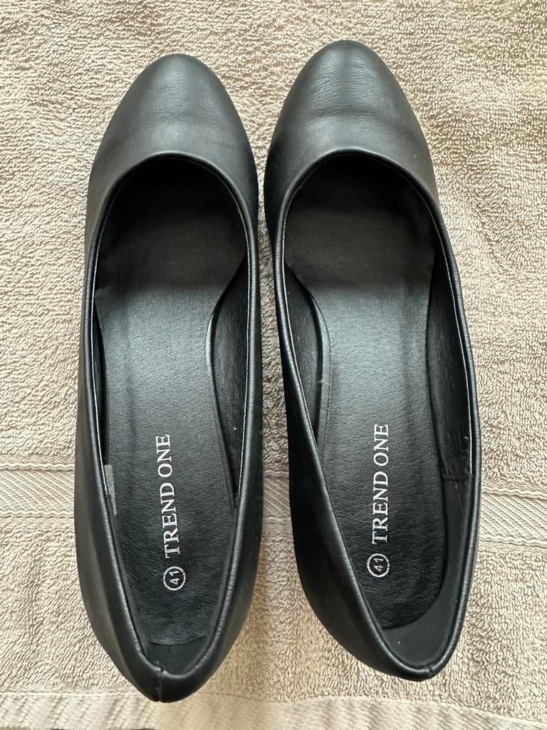 NIEUW zwart lederen schoenen Trend One, Kleding | Dames, Pumps, Zwart, Nieuw, Ophalen of Verzenden