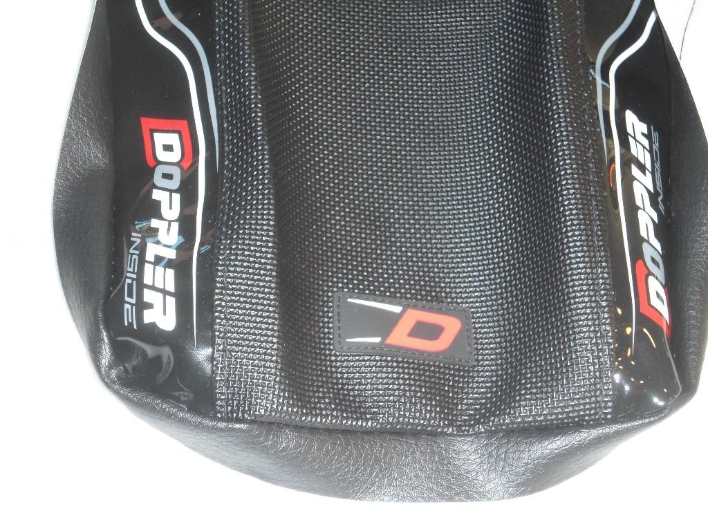Derbi Senda : housse de selle Doppler maintenant -50 %, Vélos & Vélomoteurs, Enlèvement, Neuf, Selle, Derbi senda Doppler