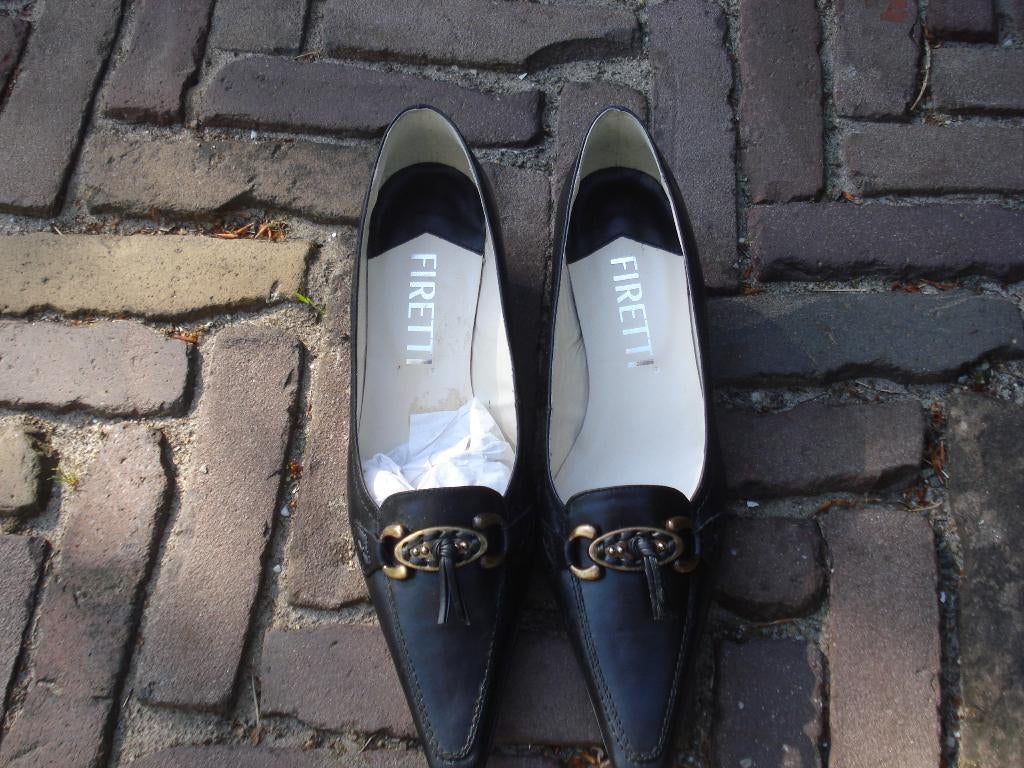 Escarpins Firetti en cuir noir neufs livraison gratuite 40, Neuf, Escarpins, Firetti 40, Noir