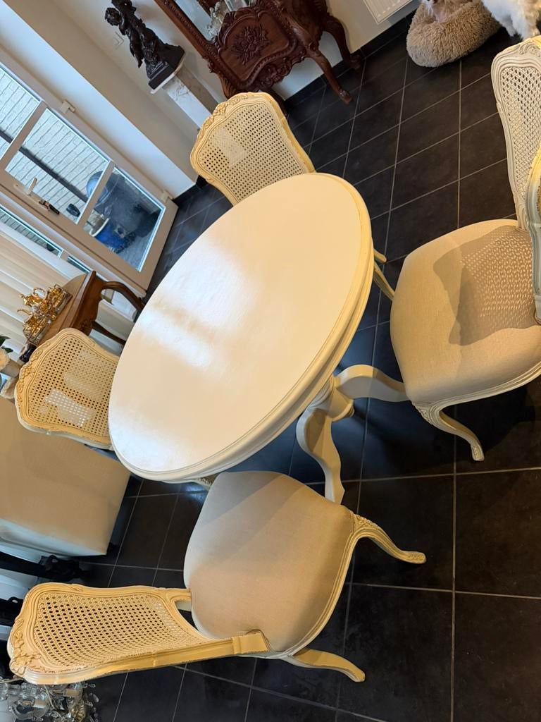 Antieke ronde tafel met 4 stoelen, Ophalen
