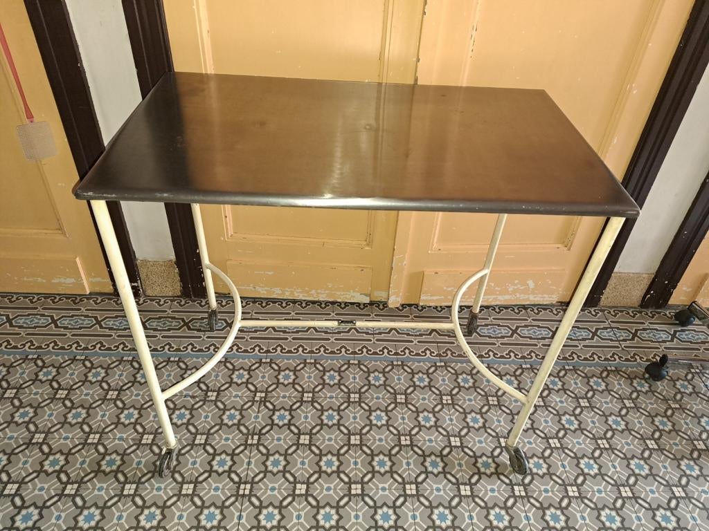 Tafel oude goeduitziende ziekenhuis tafel, Antiek en Kunst, Curiosa en Brocante, Ophalen