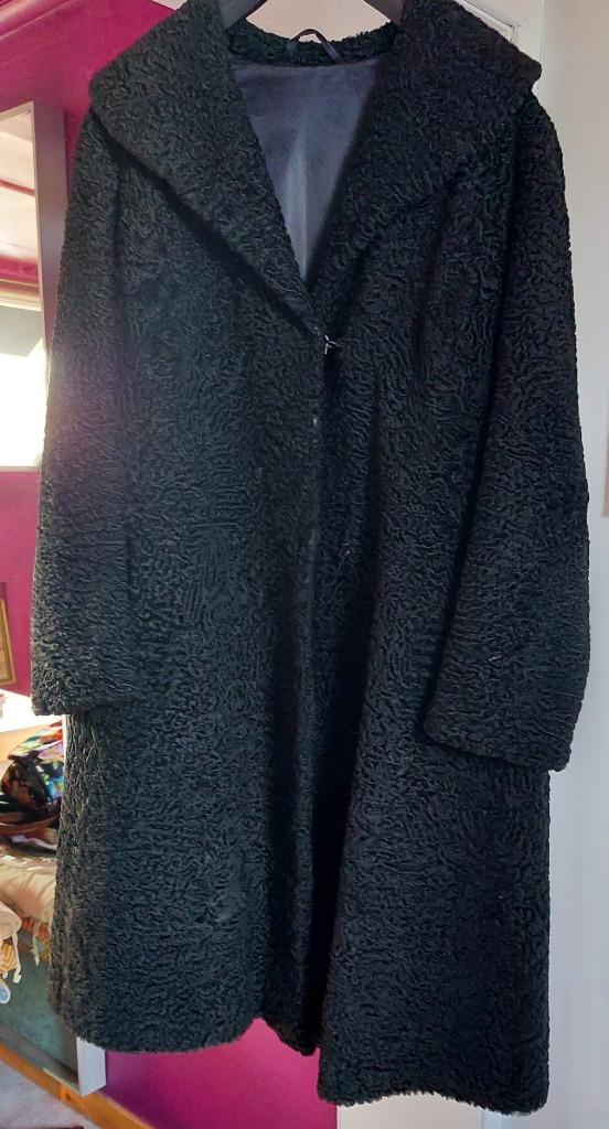Cape noire Astrakan, Enlèvement, Comme neuf, Taille 38/40 (M), Noir
