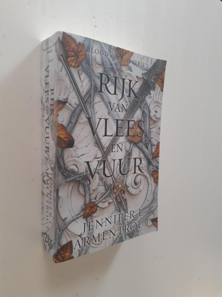 Jennifer L. Armentrout: Rijk van Vlees en Vuur, Ophalen of Verzenden