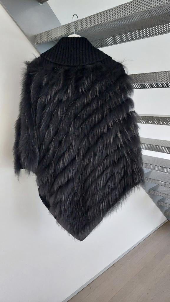 Zwarte cape in echte bont, Kleding | Dames, Ophalen of Verzenden, Zo goed als nieuw