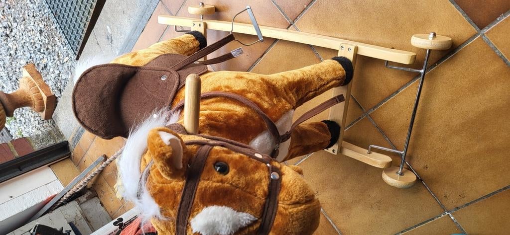 Jouet Cheval à bascule  trés bon état, Enfants & Bébés, Jouets | Jouets en bois, Enlèvement