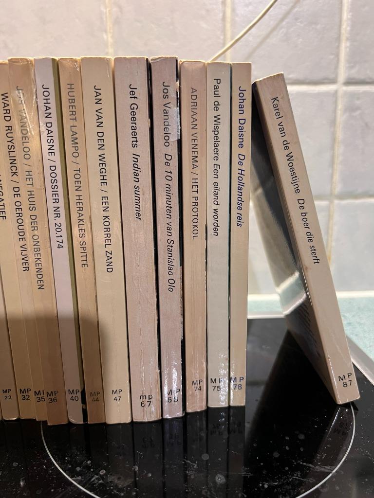 Een pakket boeken uit de Marnixpocket-reeks, Boeken, Ophalen of Verzenden, Gelezen, Nederland