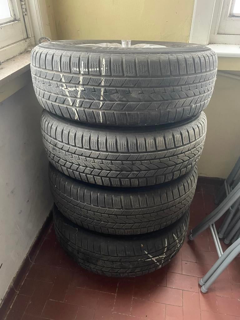 4 winterbanden FALKEN Eurowinter 439 op staander, Auto-onderdelen, Banden en Velgen, Ophalen, Winterbanden, Banden en Velgen
