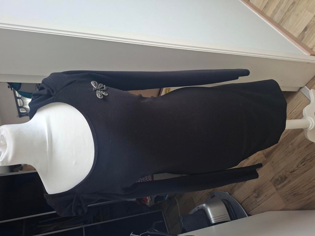 Zwart kleed met afneembare broche maat 36, Enlèvement ou Envoi, Comme neuf, Taille 36 (S), Noir