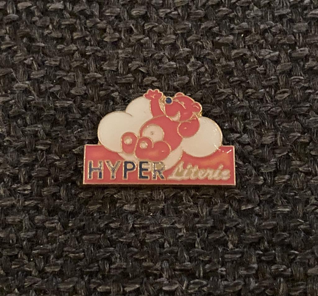 PIN - HYPER LITERIE, Envoi, Utilisé, Autres sujets/thèmes, Insigne ou Pin's