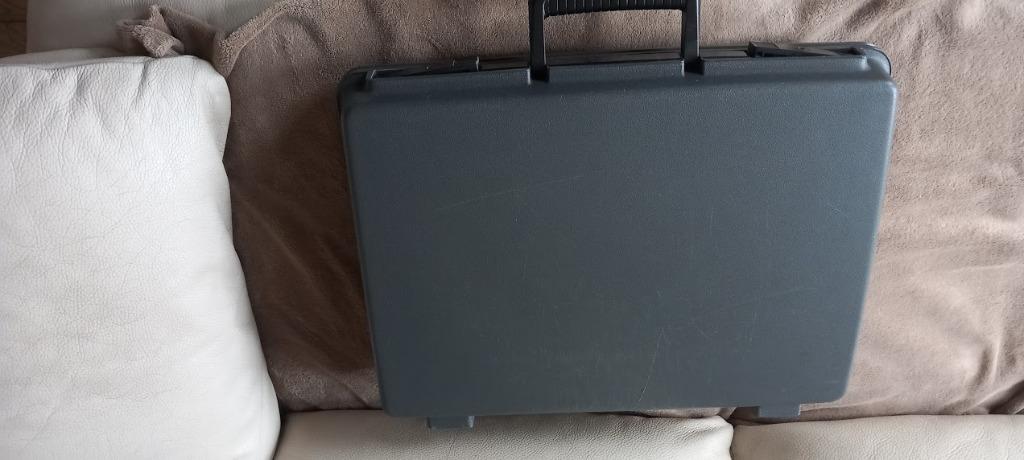 Mallette Delsey. En très bon état, 35 à 45 cm, Enlèvement ou Envoi, Plastique dur, Comme neuf