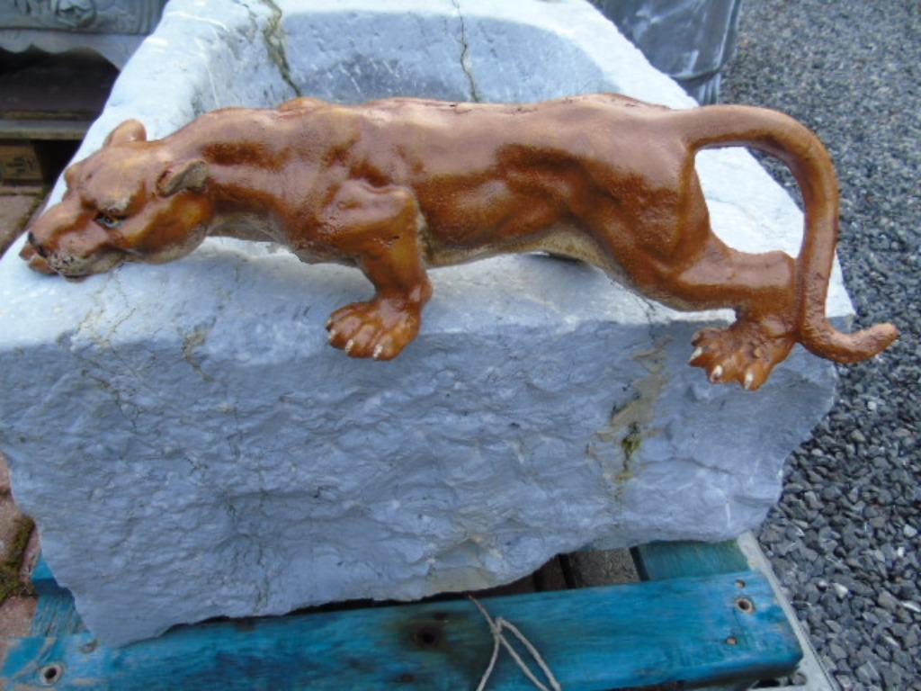 Standbeeld van een panter in gietijzer met kleurpatina., Tuin en Terras, Tuinwanddecoratie, Nieuw, Ophalen