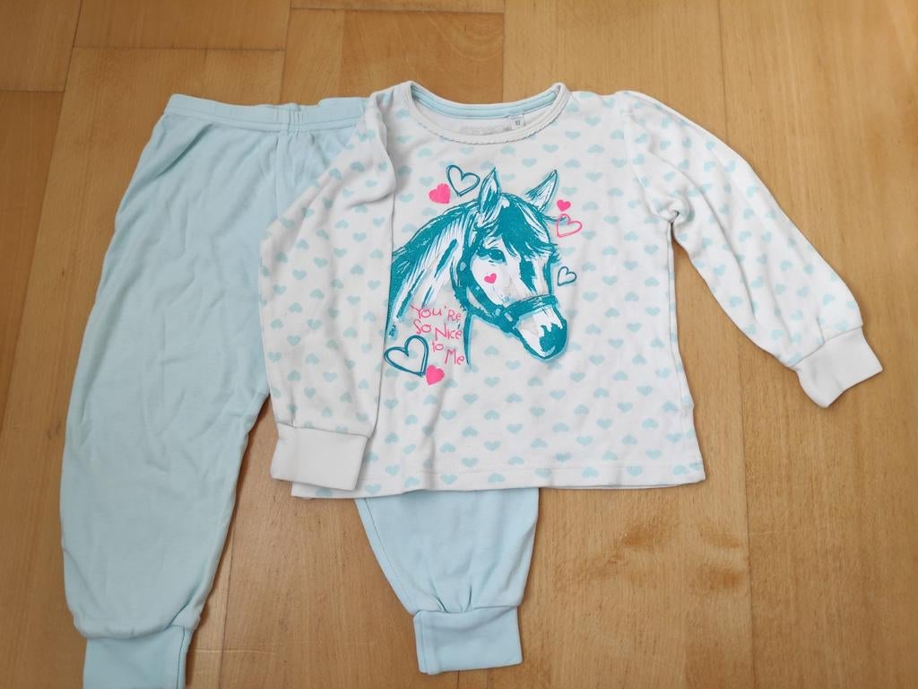 2-delige pyjama maat 92 meisje, in goede staat C&A, Enfants & Bébés, Vêtements enfant | Taille 92, C&A, Enlèvement ou Envoi, Vêtements de nuit ou Sous-vêtements