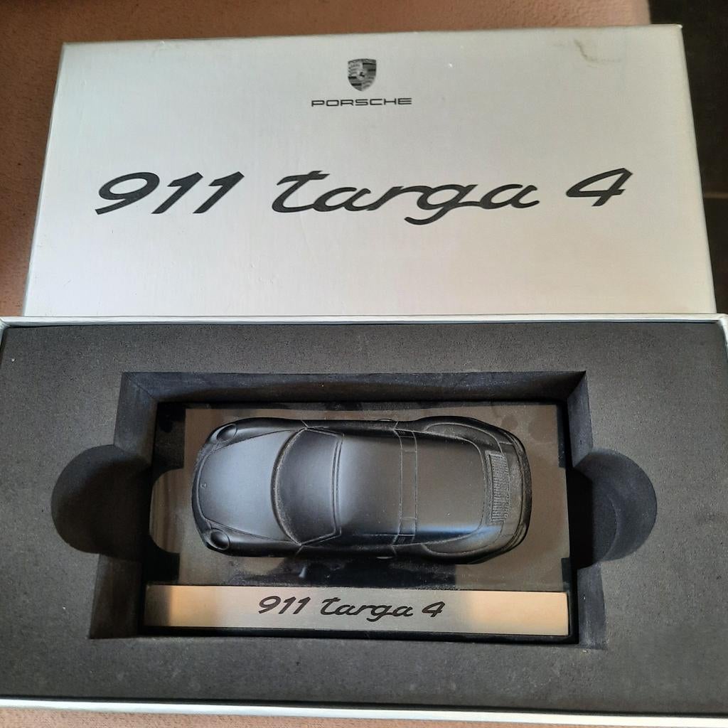 Porsche 911 Targa 4. Dans un coffret de luxe. Parfait état., Collections, Enlèvement ou Envoi, Comme neuf