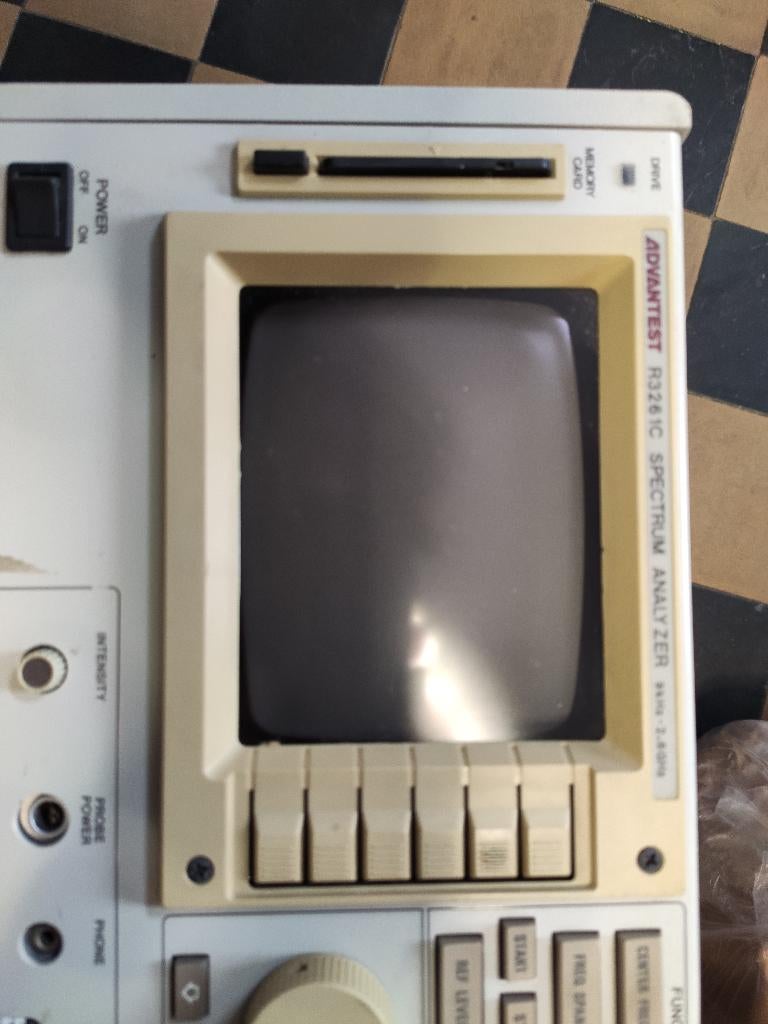 ANALYSEUR CE SPECTRE ADVANTEST R3261C, Enlèvement, Utilisé