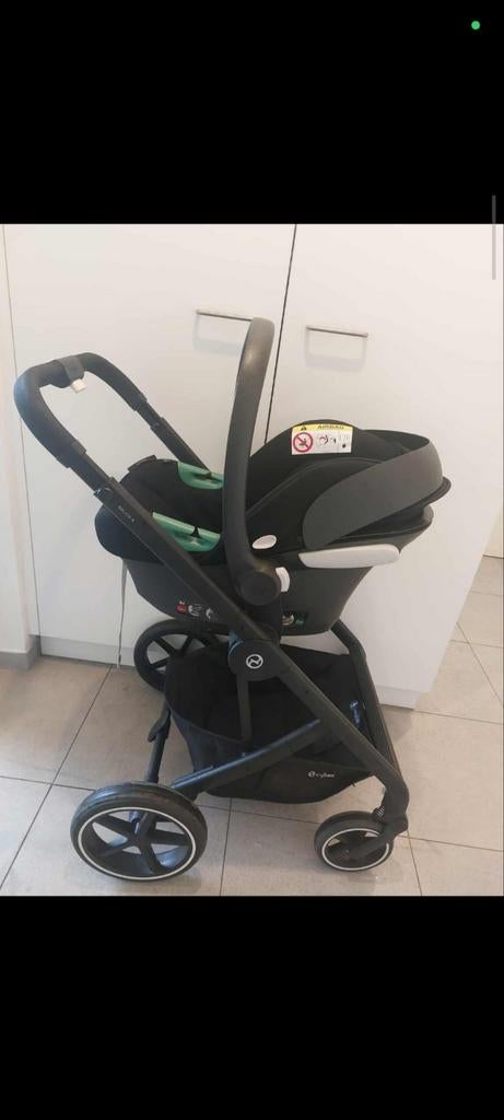 Poussette Cybex très propre