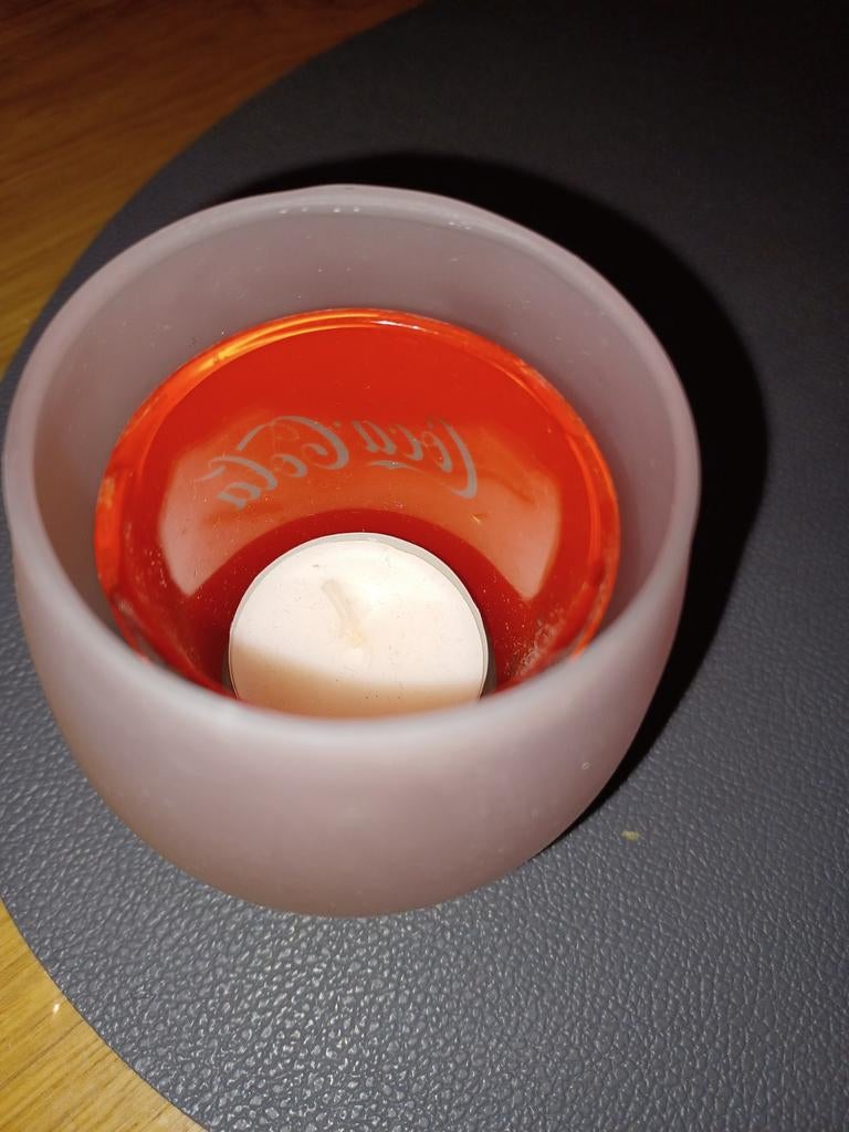 Coca cola rood en wit met mat glas, Ophalen, Zo goed als nieuw, Rood