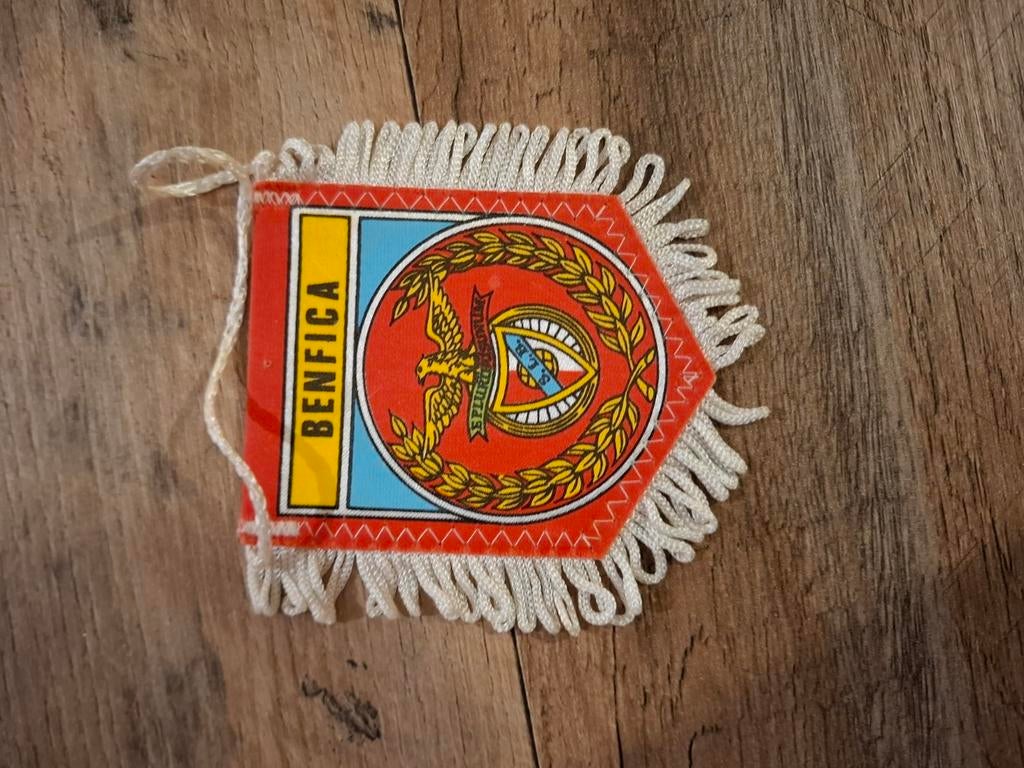 Bannière : FC Benfica, Envoi, Comme neuf