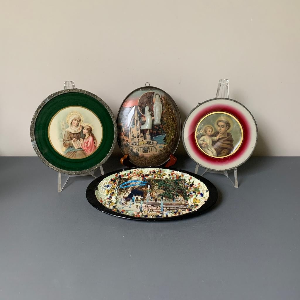 Lot religieuze voorwerpen Lourdes, S. Antonius, Anna enz, Enlèvement ou Envoi