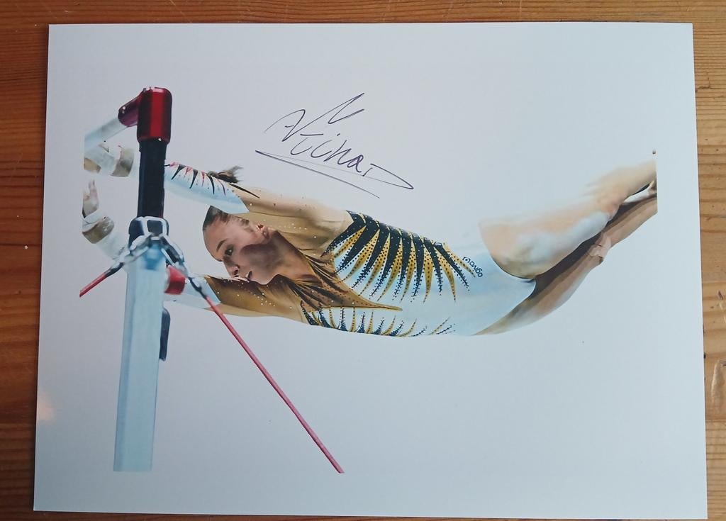 Gesigneerde foto van Nina Derwael.  Warmste Week., Verzenden, Gesigneerd