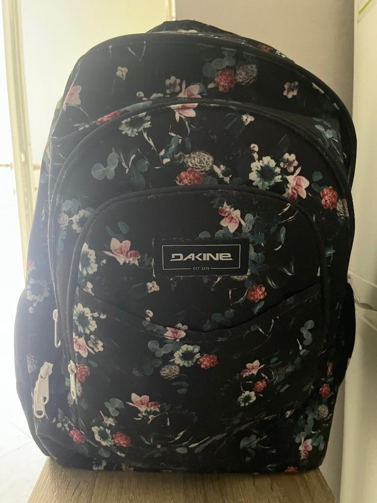 2 Sacs à dos Dakine (1 grand et 1 petit même décor)., Enlèvement, Comme neuf