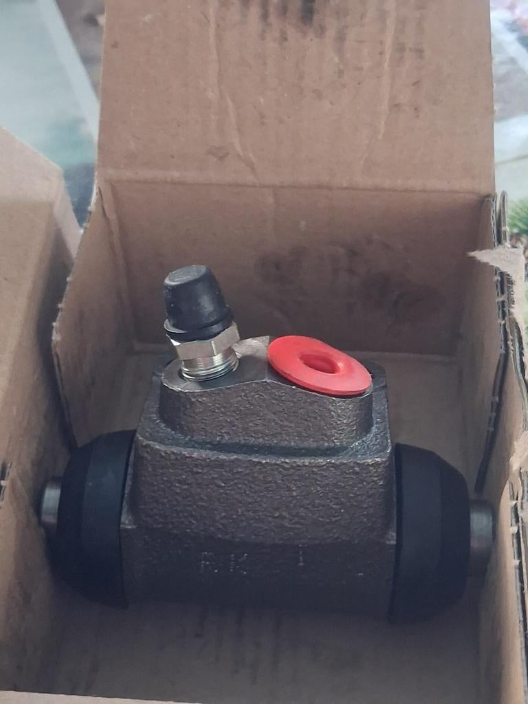 Paire de cylindres de freins tambours Ford Focus 1.4 98-04, Enlèvement ou Envoi, Ford