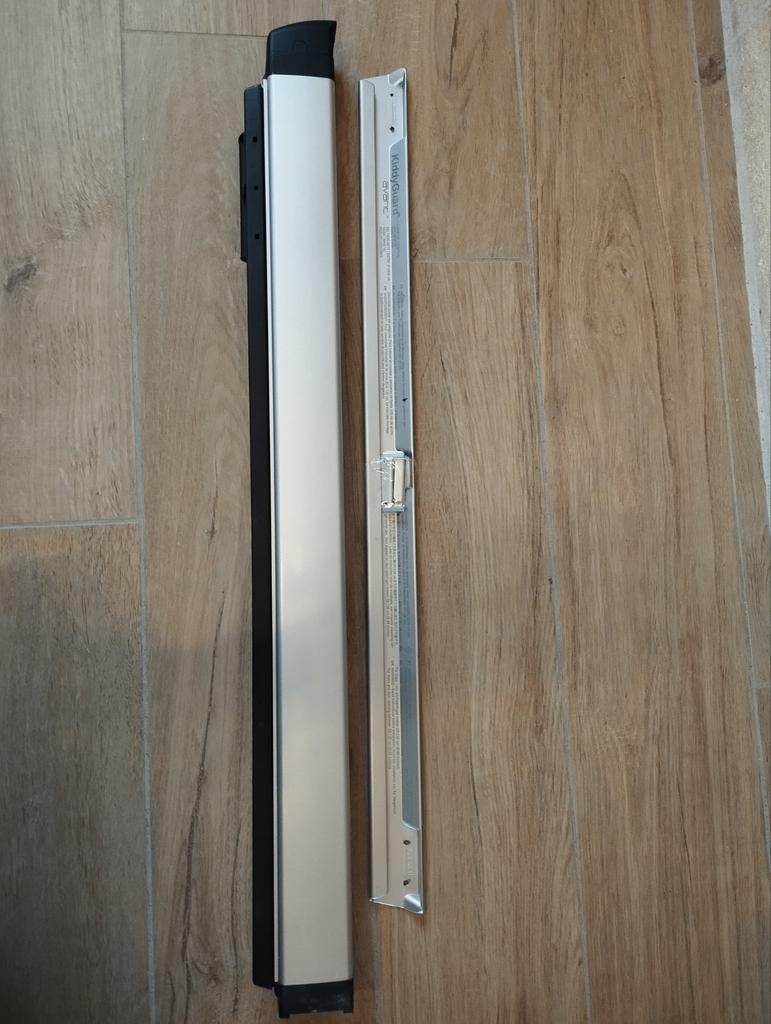 Barrière enfant Lascal KiddyGuard Avant, Enfants & Bébés, Comme neuf, Barrière rétractable