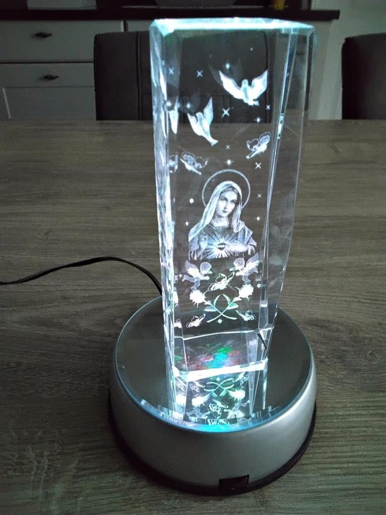 Figuren in 3D met lamp, Ophalen of Verzenden, Zo goed als nieuw