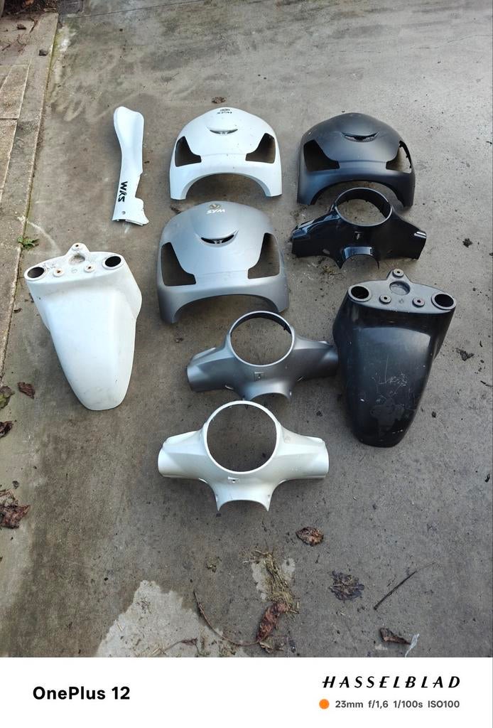 Diverse kappen van sym fiddle 2 in diverse kleuren, Fietsen en Brommers, Ophalen of Verzenden, Gebruikt, Kap, Sym