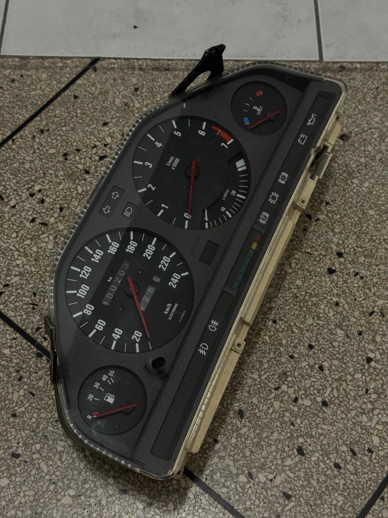 Bmw e30 snelheidsmeter in zeer goede staat. 6cyl 320i en 325, Ophalen of Verzenden, Gebruikt, BMW