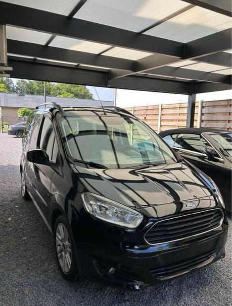 Ford tourneo courier, Stof, Euro 6, Zwart, Handgeschakeld