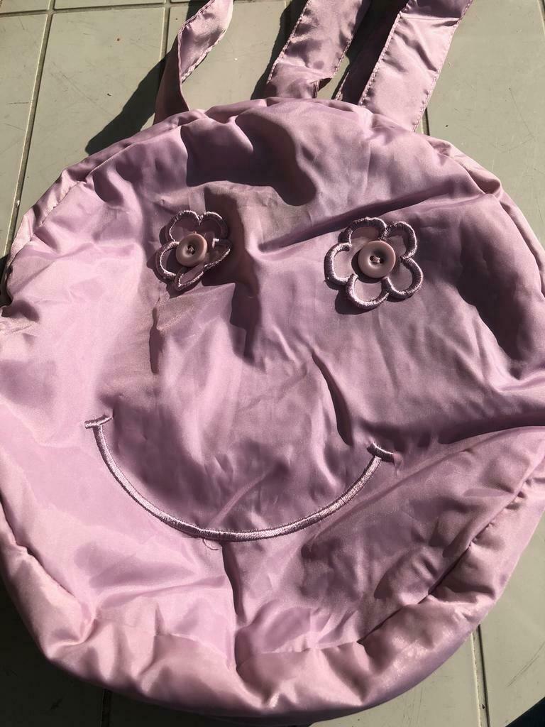 lila Smiley rugtasje, Handtassen en Accessoires, Tassen | Damestassen, Ophalen of Verzenden