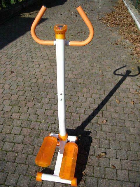 DUNLOP stepper + afneembare handsteun makkelijk op te bergen, Sport en Fitness, Ophalen, Gebruikt