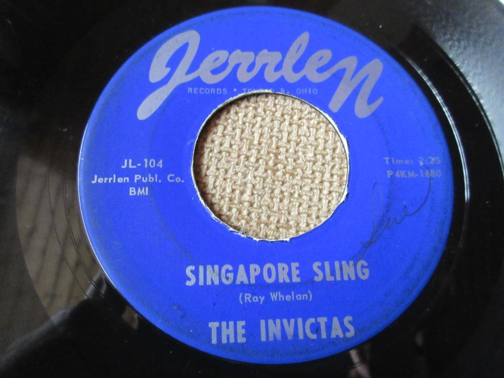 The invictas - Singapore sling / Long long walk  Jerrlen, Single, Utilisé, 7 pouces, R&B et Soul