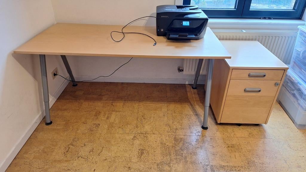 Bureau Gallant Ikea met bureakast op wielen, Huis en Inrichting, Bureaus, Ophalen