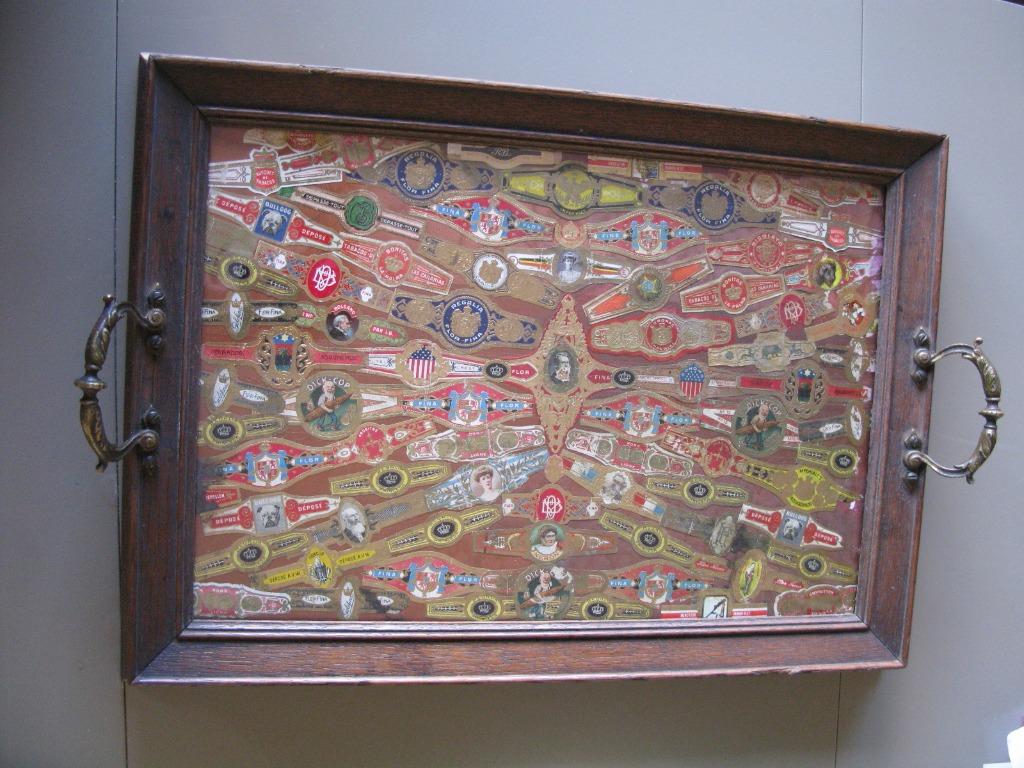 plateau en bois décoré de bague de cigares, Maison & Meubles, Enlèvement, Utilisé, Rectangulaire, Bois