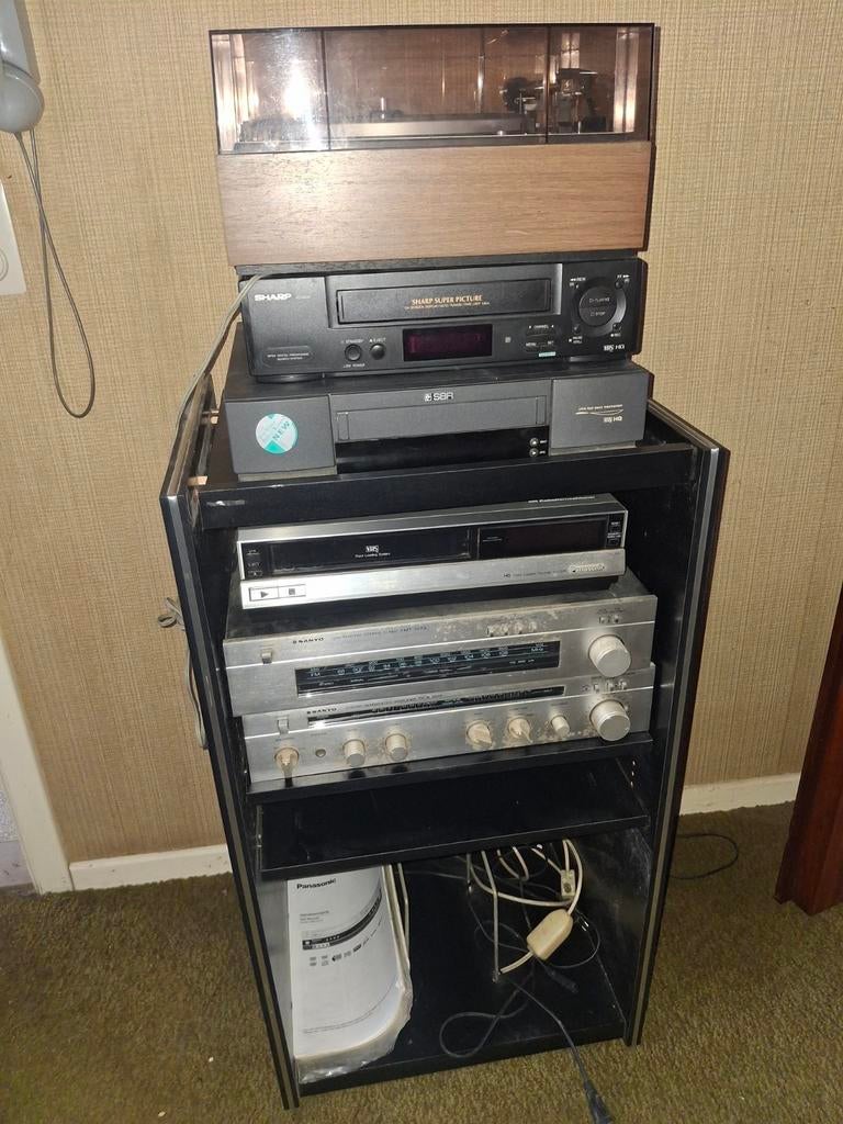 Platenspeler , videospelers en audio SANYO , PANASONIC, SBR,, Ophalen