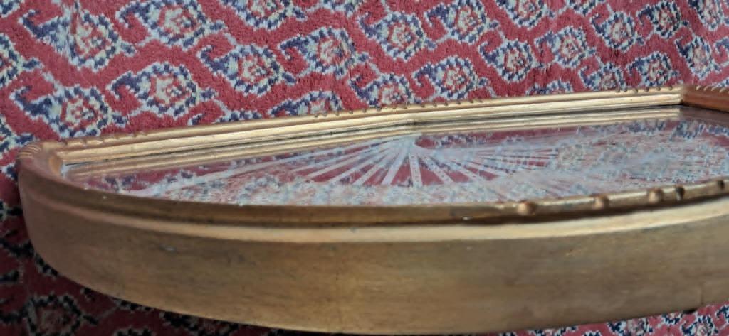 Spaanse antieke kanten waaier, Ophalen