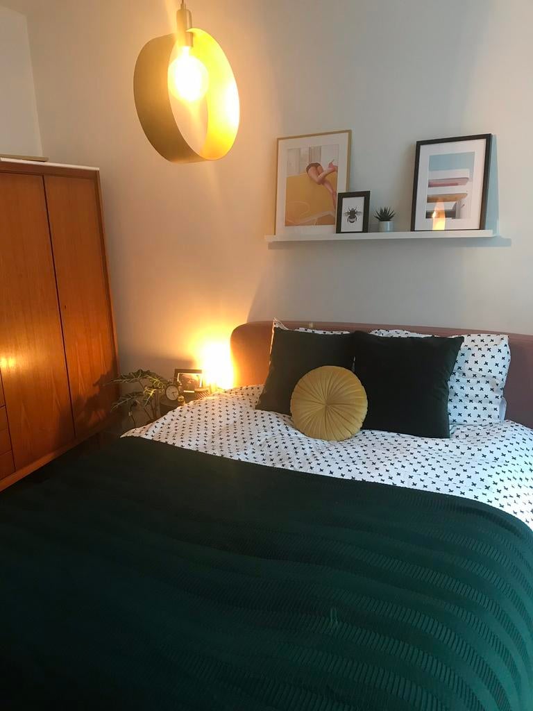 Made Essentials BESLEY bedframe – 1m60 – zachtroze, Huis en Inrichting, Slaapkamer | Bedden, Ophalen, Zo goed als nieuw