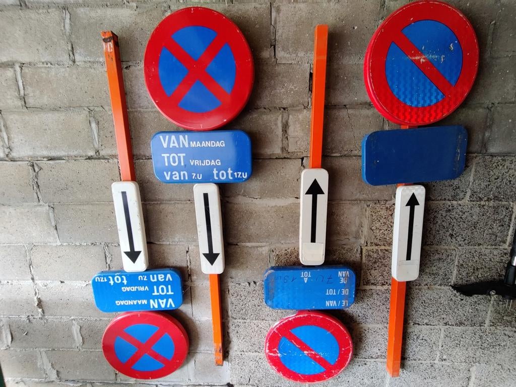 Te huur: parkeerverbod borden E1 of E3, Ophalen