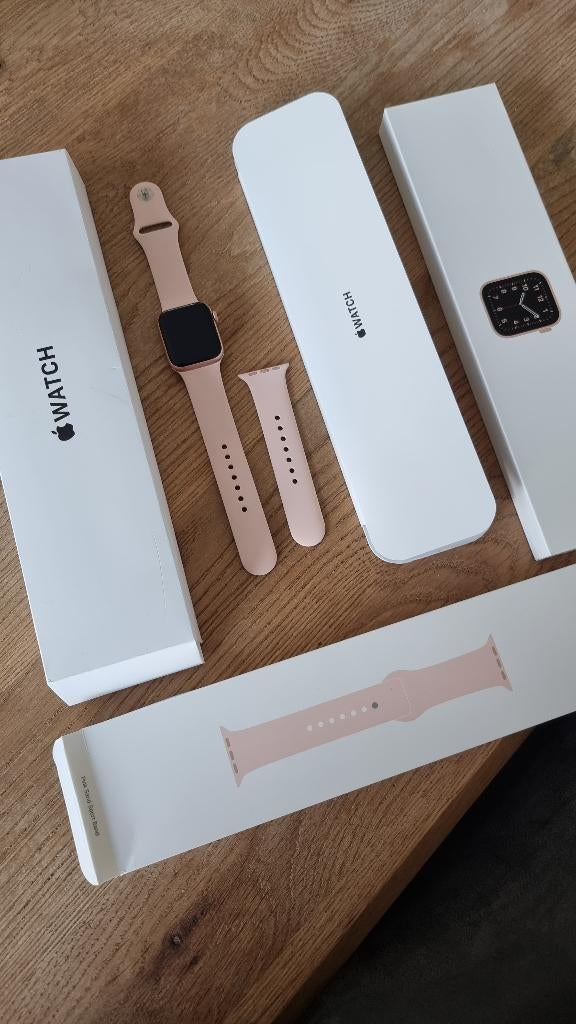 Apple Watch [Series 4/5/SE] - 40mm, Ophalen, IOS, Zo goed als nieuw, Roze