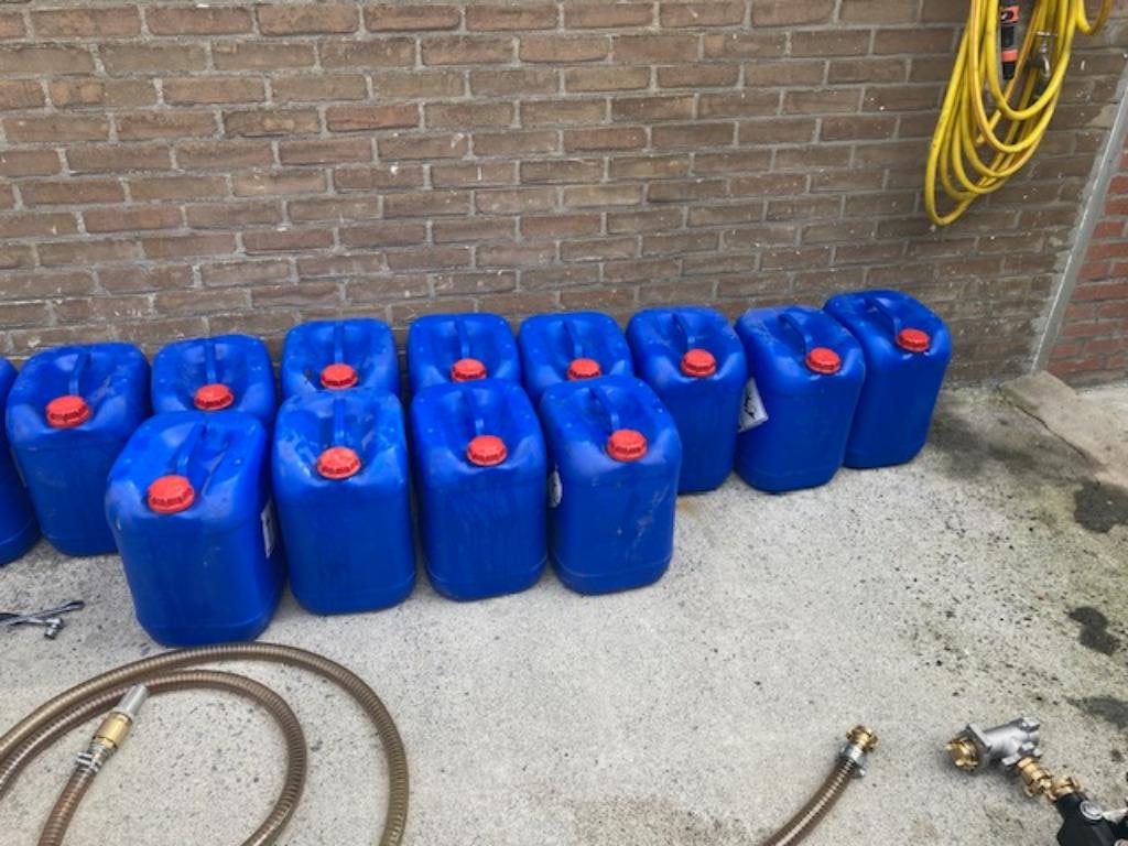 lege bidons 25L en 20L, Ophalen, Zo goed als nieuw