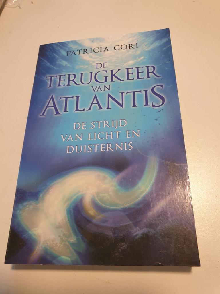 Patricia Cori - De terugkeer van Atlantis, Ophalen of Verzenden, Zo goed als nieuw, P. Cori