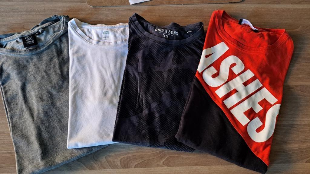 4 T-shirts heren XS, Kleding | Heren, Ophalen of Verzenden, Gedragen, Maat 46 (S) of kleiner, Overige kleuren